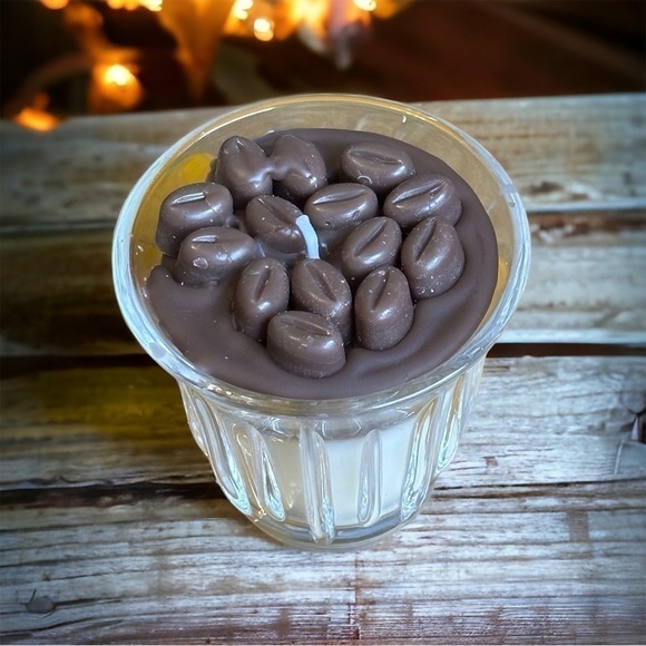 ⚠️SALE Candle // Handmade Cup With Coffee Beans Soy Wax Candle SEND OFFERS - Picture 4 of 5